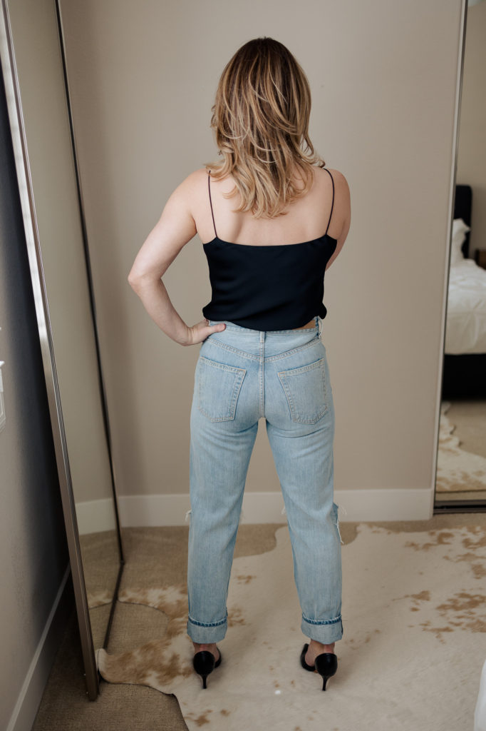 2021 90s baggy jean trends try-on in Grlfrnd faded Isabeli with rips.
